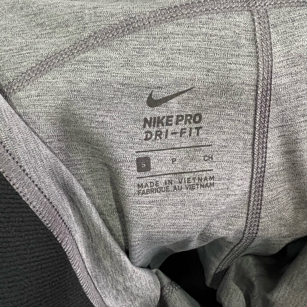 NWT Nike Pro Tight Fit Crop Leggings Size S - Picture 9 of 9